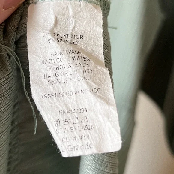 Jessica Simpson Ribbed Knit Puff Sleeve Dress - Picture 7 of 7